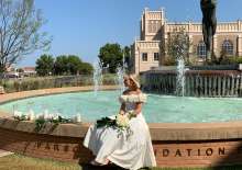 Wedding by the fountain